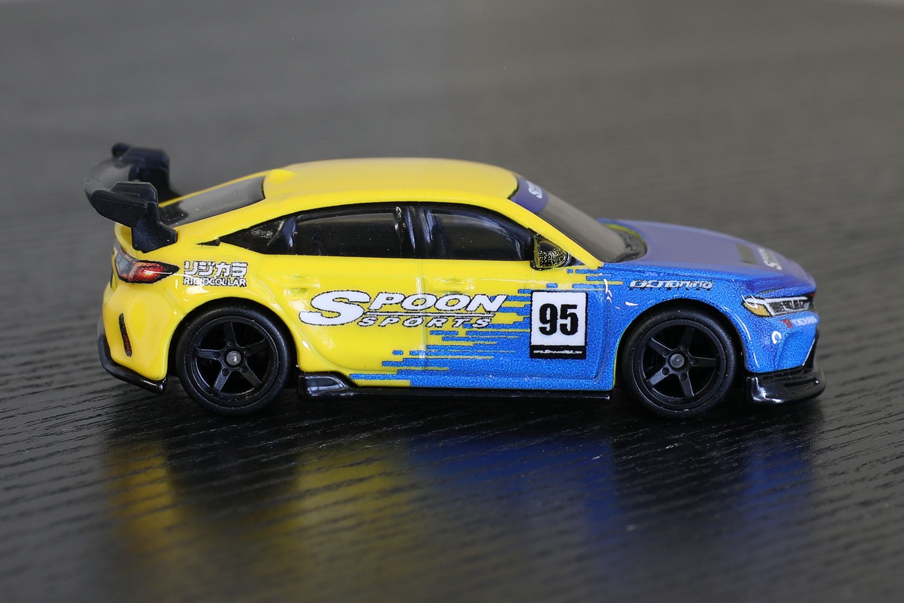 Hot Wheels Spoon Civic Type R FL5 Race Model Car